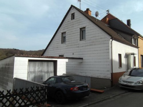 Altenkirchen Immobilien *** Kauf ist günstiger als Miete - solides Wohnhaus mit großem Grundstück in ruhiger Wohnlage *** Haus kaufen