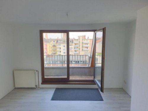 Ludwigshafen am Rhein Günstige Wohnungen ObjNr:18661 - Sanierte 4-Zimmer ETW mit Balkon mit Blick über Ludwigshafen Wohnung kaufen
