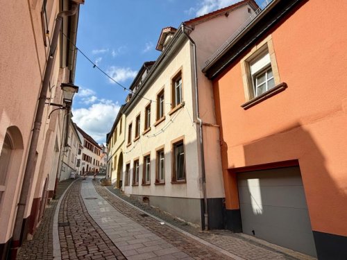 Kirchheimbolanden Immobilien EUPORA® Immobilien: Mehrfamilienhaus mit Innenhof im Zentrum von Kirchheimbolanden. Haus kaufen