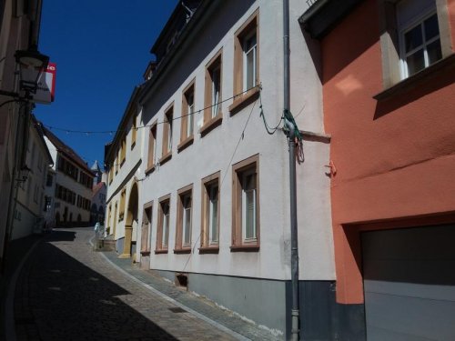 Kirchheimbolanden Immobilie kostenlos inserieren EUPORA® Immobilien: Mehrfamilienhaus mit Innenhof im Zentrum von Kirchheimbolanden. Haus kaufen