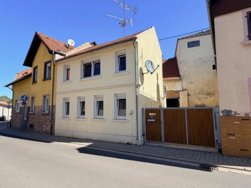 Kriegsfeld Immo EUPORA® Immobilien: Wohnhaus mit Scheune und Innenhof in Kriegsfeld -vermietet- Haus kaufen