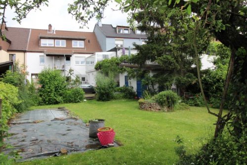 Mannheim Ruhig gelegenes Mehrfamilienhaus mit Ausbaupotzenial + Baugrundstück in Ma-Käfertal zu verkaufen ! Haus kaufen