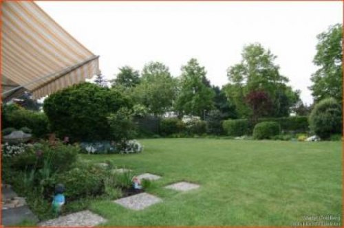 Hockenheim Immobilien Sehr gepflegtes Bungalow-Reihenendhaus mit traumhaft schönen Eckgrundstück und hellem Atrium! Haus kaufen