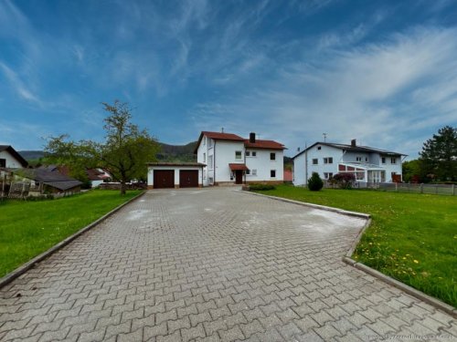 Mössingen Immobilien Zentral gelegenes Zweifamilienhaus Haus kaufen