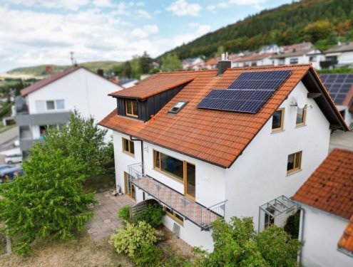Burladingen Haus Freistehendes Einfamilienhaus von 1992 mit Einliegerwohnung, Westgarten, Garage und PV-Anlage Haus kaufen