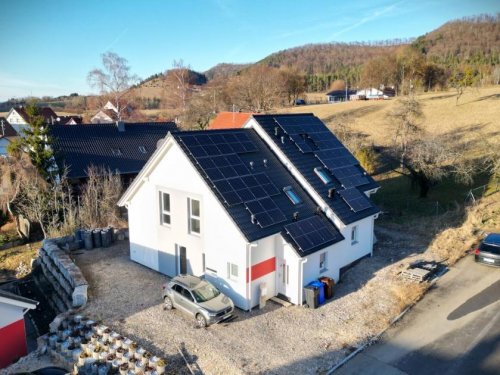 Burladingen Inserate von Häusern Neuwertiges Zweifamilienhaus, 2 Wohneinheiten auf 210 m², Energieeffizienz A+, PV+Speicher, Bj. 2020 Haus kaufen