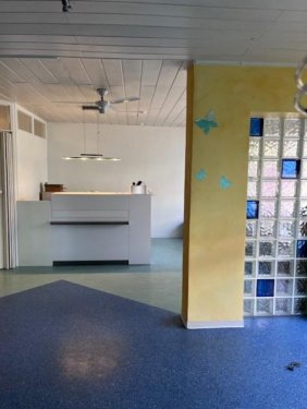 Sternenfels Immobilien Laden / Praxis direkt im Zentrum von Sternenfels (Physio, Arzt, Friseur, Barber) Gewerbe kaufen