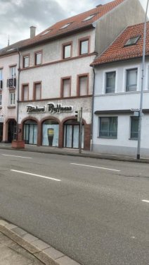 Bad Bergzabern Suche Immobilie Wohnhaus mit Gewerbeeinheit und 3 Wohnungen - 4 Stellplätze 2 Garagen Haus kaufen
