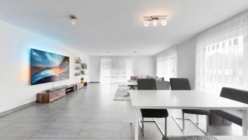 Villingen-Schwenningen Immobilien Wohnkomfort mit Garten und Terrasse: Großzügige 2,5-Zimmer-Wohnung mit Erweiterungspotenzial im Schilterhäusle Wohnung kaufen