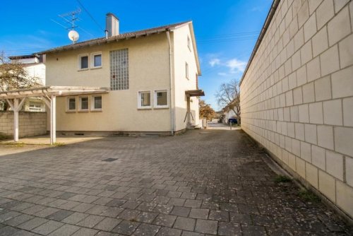 Allensbach Haus Wohn- und Geschäftshaus mit Büro im EG und vermieteter Maisonette-Wohnung Haus kaufen