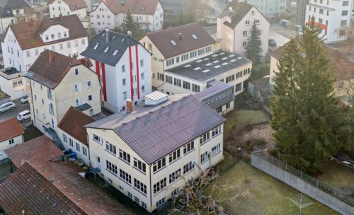 Tuttlingen Immobilie kostenlos inserieren Gewerberäume für Produktion- und Bürofläche auf 1.540 m² zentral in Tuttlingen Gewerbe kaufen