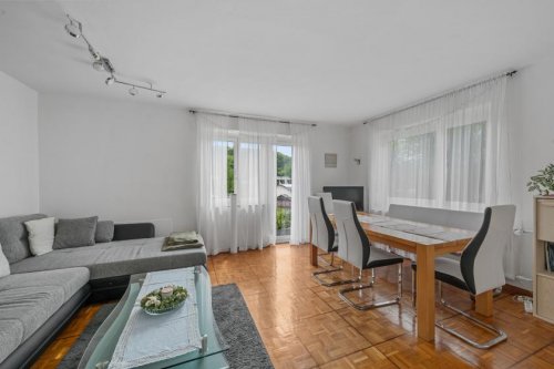 Tuttlingen Immobilien PROVISIONSFREI - Charmantes Einfamilienhaus mit 2 Garagen am Waldrand Haus kaufen