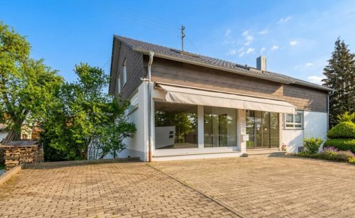 Neuhausen ob Eck Immobilie kostenlos inserieren PROVISIONSFREI - Großes Haus mit 3 Garagen, und vielseitigen Möglichkeiten & Ladenfläche Haus kaufen
