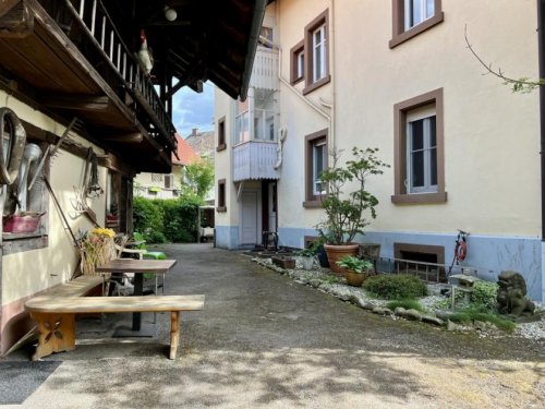 Kirchzarten Häuser Liebhaber Immobilie - Historisches Mehrfamilienhaus Haus kaufen