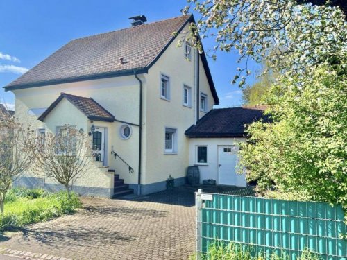 Klettgau Haus Attraktives Einfamilienhaus mit großzügigem Grundstück und viel Grünfläche Haus kaufen