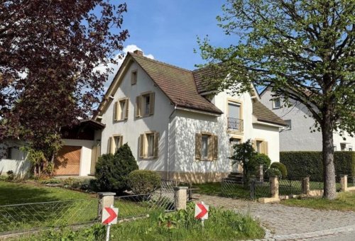 Jestetten Immobilien Inserate Zentral gelegenes Einfamilienhaus mit attraktivem Grundstück Haus kaufen