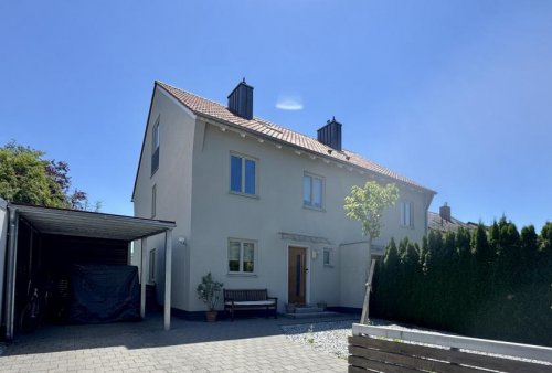 München Häuser Ein Zuhause, das bleibt – stilvolle Doppelhaushälfte in begehrter Wohnlage von München Haus kaufen
