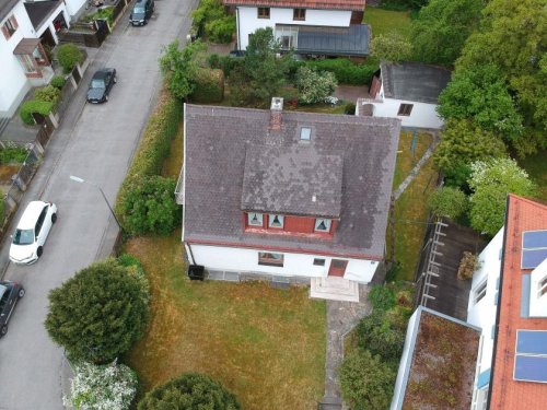 München Hausangebote Ein ZUHAUSE mit GESCHICHTE– FAMILIENIDYLL mit Garten in ruhiger Münchner Wohnlage Haus kaufen