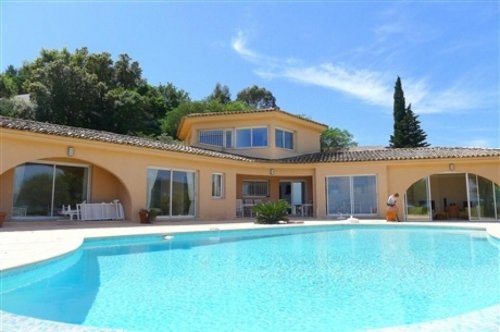 Sainte Maxime Immobilien Neuwertige Villa mit herrlichem Meerblick Haus kaufen