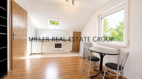 Ingolstadt Etagenwohnung Wertstabile Kapitalanlage in Ingolstadt-Friedrichshofen: Vermietetes Dachgeschoss-Apartment mit Tiefgaragenstellplatz in ruhiger