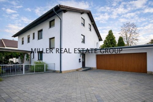 Ingolstadt Immo Großzügiges Zweifamilienhaus in Ingolstadt mit Ausbaupotenzial - ca. 295 m² Wohnfläche, Doppelgarage mit Werkstatt, zwei und