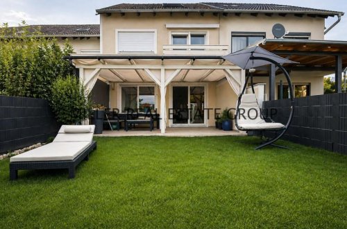 Ingolstadt Immobilien Modernisiertes Reihenmittelhaus in Ingolstadt - Familienwohnen mit Garten, großer Terrasse, Garage & ausgebautem Haus