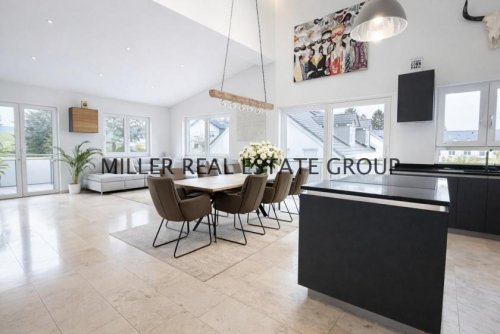 Denkendorf Häuser Exklusive Luxusvilla in 85095 Denkendorf - Einliegerwohnung, XXL-Garage, Südgarten & unverbaubarer Weitblick! Haus kaufen