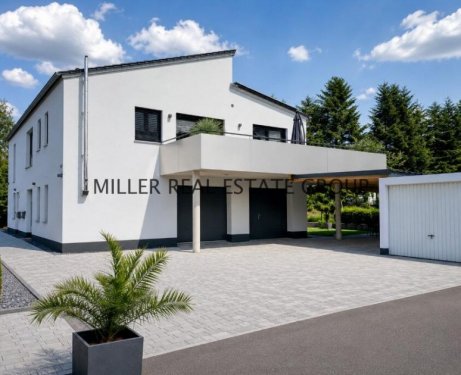 Denkendorf Immobilien Exklusive Luxusvilla in 85095 Denkendorf - Einliegerwohnung, XXL-Garage, Südgarten & unverbaubarer Weitblick! Haus kaufen