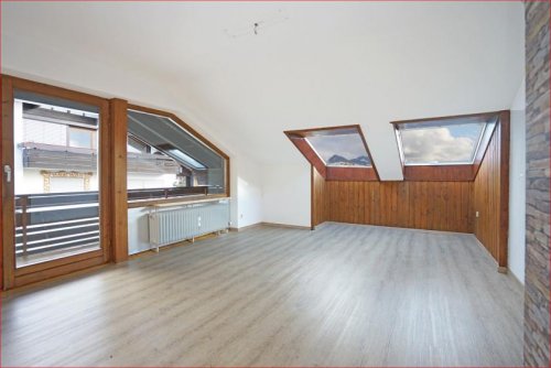 Sonthofen Günstige Wohnungen 2 Zimmer Dachwohnung in Staig!
OPEN-HOUSE, Sa 09.05.26 von 12:00 -14:00 Uhr Anmeldung erforderlich! Wohnung kaufen