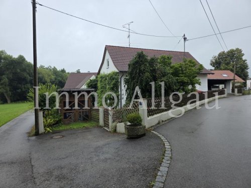 Sontheim Immobilien Freistehendes Einfamilienhaus mit viel Potenzial in Attenhausen / Sontheim Haus kaufen