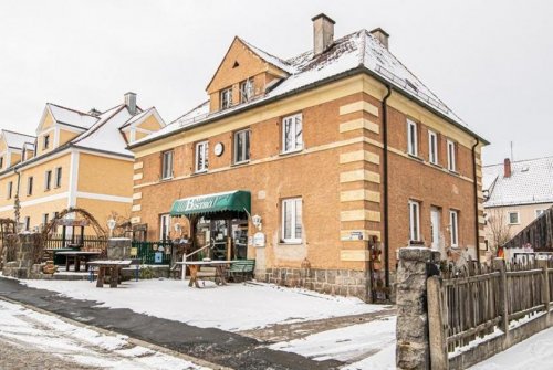 Neunburg vorm Wald Haus Wohnhaus mit Gaststätte und großen Nebengebäude Haus kaufen