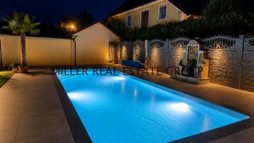 Altmannstein Häuser Privates Wohnresort in Altmannstein-Pondorf: Exklusives Einfamilienhaus mit Pool, Sauna, Grillkota, PV-Anlage, Speicher &