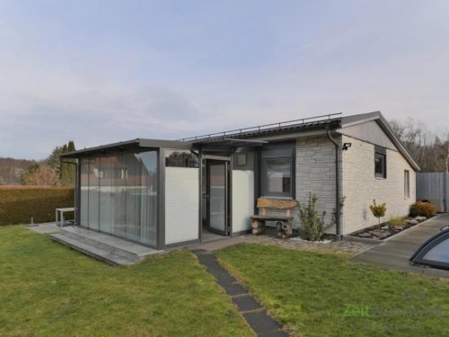 Dresden Immobilien (EF1235_M) Dresden: Bühlau/Weißer Hirsch, kleiner möblierter massiver Bungalow mit Wintergarten Wohnung mieten