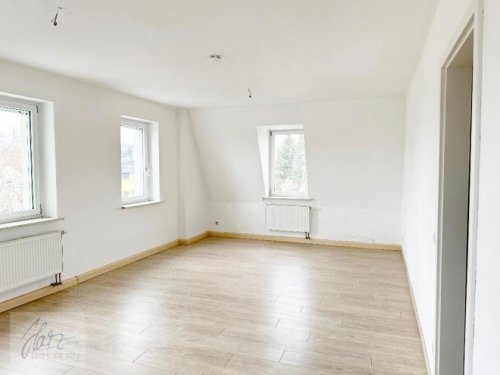 Nünchritz Wohnungen im Erdgeschoss ***GROßZÜGIGE 4-ZIMMER-WOHNUNG MIT MODERNEN BAD IN NÜNCHRITZ*** Wohnkomfort in zentraler Lage Wohnung mieten