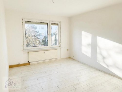 Zeithain Immobilien *** IHR NEUES ZUHAUSE WARTET – 3-RAUM-WOHNUNG IN ZEITHAIN MIT RENOVIERUNGSVORTEIL ZUR MIETE! *** Wohnung mieten
