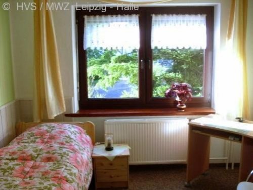 Leipzig 1-Zimmer Wohnung helles und möbliertes Zimmer mit Gartenmitbenutzung Wohnung mieten