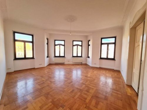Halle (Saale) Suche Immobilie WG-Neugründung! 5 Zimmer mit Balkon, großem Badezimmer und Gäste-WC Wohnung mieten