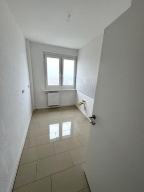 Dessau-Roßlau Provisionsfreie Immobilien Schöne Stilvolle sonnige 3-R.-Wohnung in Dessau im 4.OG,58,20m2 mit BLK.zu vermieten. Wohnung mieten