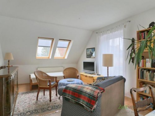 Jena Immobilien (EF1321_M) Jena: Nord, möblierte 2-Zimmer-Wohnung mit Dachbalkon in ruhiger grüner Lage, PKW-Stellplatz inkl. Wohnung mieten