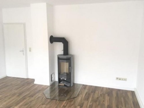 Zwickau Immobilienportal Gemütliche DG 2-Zi. mit Laminat, Kamin und EBK in zentraler Lage! SP mgl. Wohnung mieten