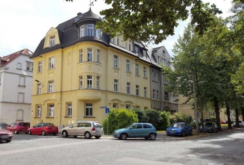 Zwickau Immobilien Ab 01.03.26!!!Schöne 2-Raum-Wohnung in Kulturdenkmal! 1. DG, Bad mit Wanne, offener Kochbereich und Balkon Wohnung mieten