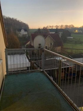 Reinsdorf (Landkreis Zwickau) Terrassenwohnung Gemütliche EG 2-Zimmer mit Einbauküche, Laminat, Wannenbad und Balkon in guter Lage! Wohnung mieten
