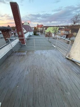 Meerane 3-Zimmer Wohnung Eckwanne und Dachterrasse! Gemütliche 3-Zimmer mit Laminat, SP und 2 Bädern in guter Lage! Wohnung mieten