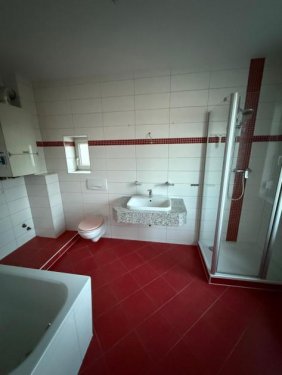 Meerane 4-Zimmer Wohnung Gemütliche 3,5-Zimmer mit Laminat, SP, Wanne und Dusche in guter Lage! Wohnung mieten