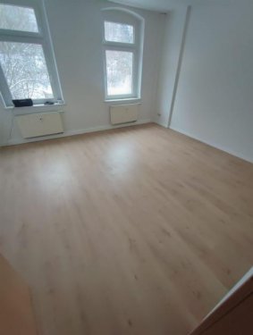 Reichenbach im Vogtland Immobilien Gemütliche 4-Zimmer mit Laminat in guter Lage Wohnung mieten
