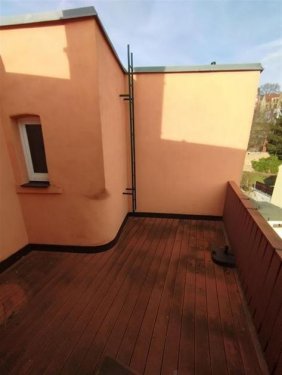 Reichenbach im Vogtland Immobilie kostenlos inserieren Großzügige 3-Zimmer mit EBK, großen Balkon und Laminat in zentraler Lage! Wohnung mieten