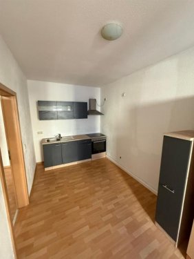 Chemnitz Immobilien Großzügige Hinterhaus 2-Zimmer mit Laminat, EBK und Wannenbad in uninaher Lage! Wohnung mieten