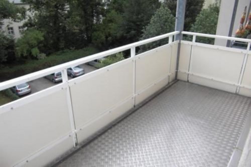 Chemnitz Immobilienportal Großzügige 2-Zimmer mit Balkon, Laminat und Wannenbad in sehr guter Lage! Wohnung mieten