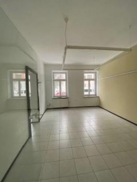 Chemnitz Günstiges Büro Großzügige 4-Zimmer Büroeinheit mit Fliesen und Fußbodenheizung in ruhiger Lage! Gewerbe mieten