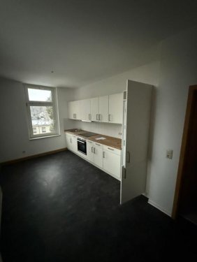 Chemnitz Wohnungen Großzügige 3-Zimmer mit Garage, Laminat, EBK und Wannenbad in guter Lage Wohnung mieten